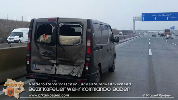 20161219 Verkehrsunfall auf der A2 bei Bad Vöslau  Foto: © Michael Kantner
