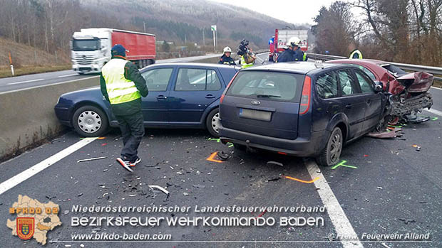 20161222 Verkehrsunfall Verfolgungsjad auf der A21 RFb Wien bei Alland NÖ Bezirk Baden  Foto: © FF Alland