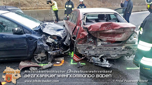 20161222 Verkehrsunfall Verfolgungsjad auf der A21 RFb Wien bei Alland NÖ Bezirk Baden  Foto: © FF Alland