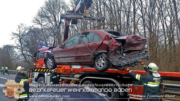 20161222 Verkehrsunfall Verfolgungsjad auf der A21 RFb Wien bei Alland NÖ Bezirk Baden  Foto: © FF Alland