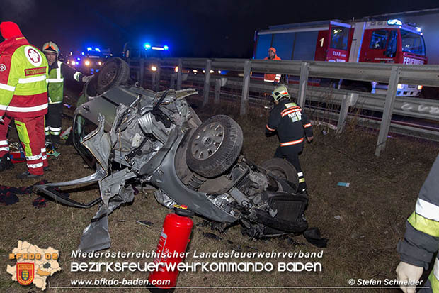 20161222 Verkehrsunfall A2 RFb Wien zwischen Traiskirchen und Knoten Guntramsdorf  Foto: © Stefan Schneider