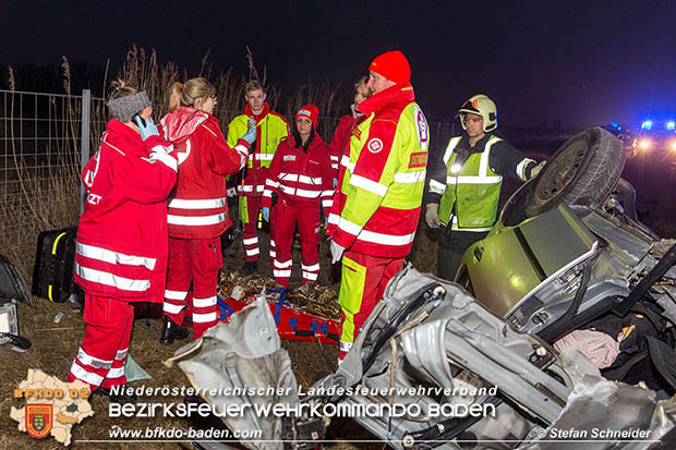 20161222 Verkehrsunfall A2 RFb Wien zwischen Traiskirchen und Knoten Guntramsdorf  Foto: © Stefan Schneider
