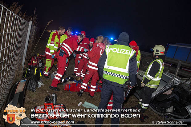 20161222 Verkehrsunfall A2 RFb Wien zwischen Traiskirchen und Knoten Guntramsdorf  Foto: © Stefan Schneider