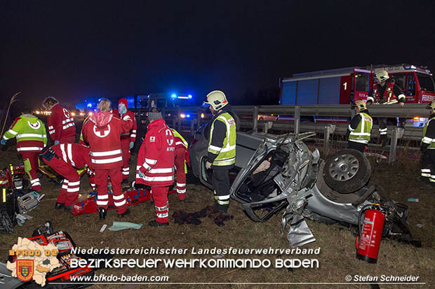 20161222 Verkehrsunfall A2 RFb Wien zwischen Traiskirchen und Knoten Guntramsdorf  Foto: © Stefan Schneider