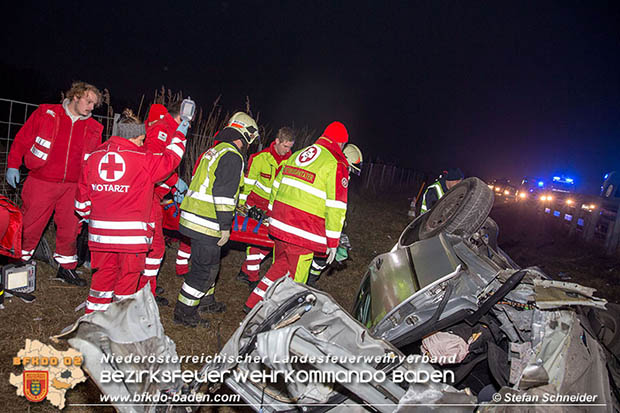 20161222 Verkehrsunfall A2 RFb Wien zwischen Traiskirchen und Knoten Guntramsdorf  Foto: © Stefan Schneider