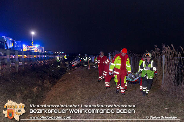 20161222 Verkehrsunfall A2 RFb Wien zwischen Traiskirchen und Knoten Guntramsdorf  Foto: © Stefan Schneider