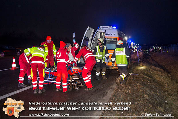 20161222 Verkehrsunfall A2 RFb Wien zwischen Traiskirchen und Knoten Guntramsdorf  Foto: © Stefan Schneider
