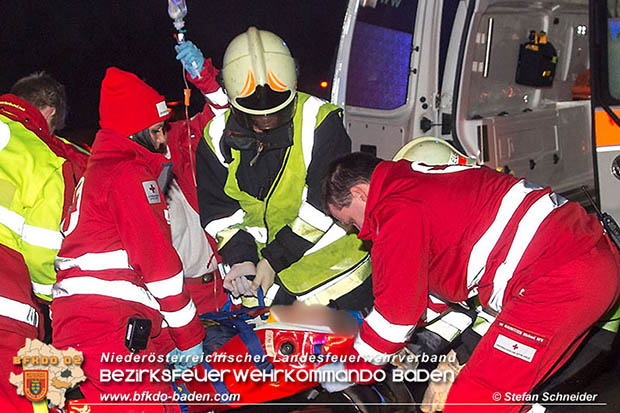 20161222 Verkehrsunfall A2 RFb Wien zwischen Traiskirchen und Knoten Guntramsdorf  Foto: © Stefan Schneider