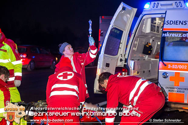 20161222 Verkehrsunfall A2 RFb Wien zwischen Traiskirchen und Knoten Guntramsdorf  Foto: © Stefan Schneider