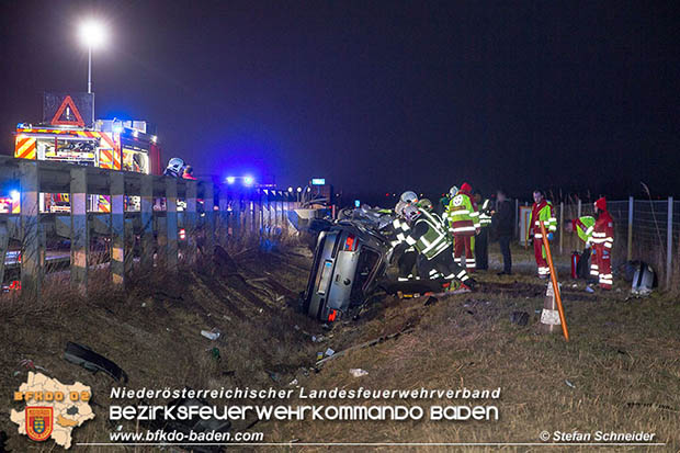 20161222 Verkehrsunfall A2 RFb Wien zwischen Traiskirchen und Knoten Guntramsdorf  Foto: © Stefan Schneider
