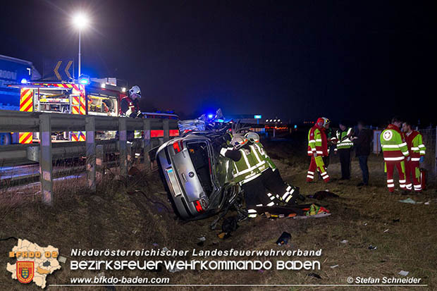 20161222 Verkehrsunfall A2 RFb Wien zwischen Traiskirchen und Knoten Guntramsdorf  Foto: © Stefan Schneider