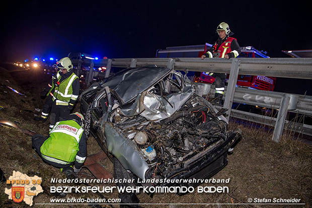 20161222 Verkehrsunfall A2 RFb Wien zwischen Traiskirchen und Knoten Guntramsdorf  Foto: © Stefan Schneider