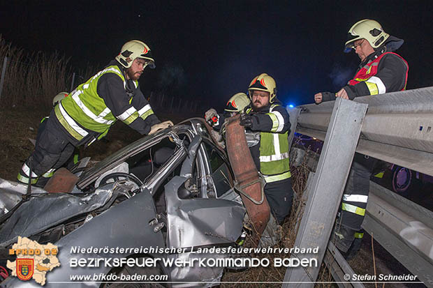 20161222 Verkehrsunfall A2 RFb Wien zwischen Traiskirchen und Knoten Guntramsdorf  Foto: © Stefan Schneider