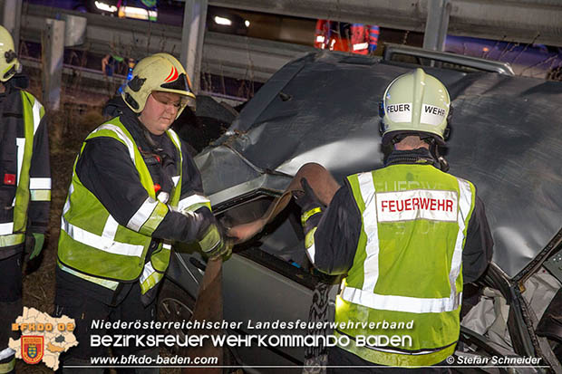 20161222 Verkehrsunfall A2 RFb Wien zwischen Traiskirchen und Knoten Guntramsdorf  Foto: © Stefan Schneider