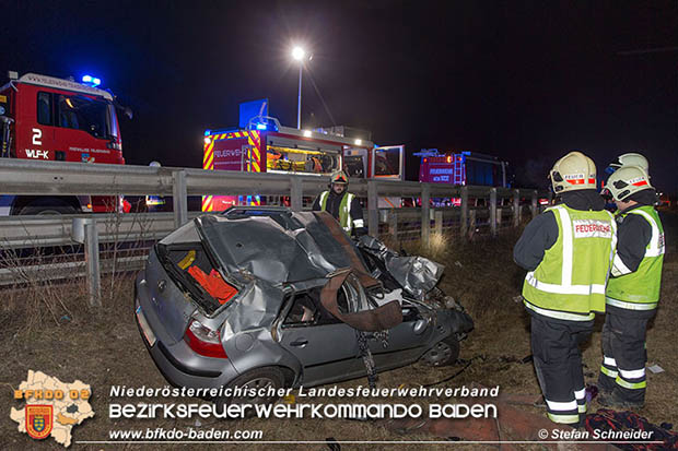 20161222 Verkehrsunfall A2 RFb Wien zwischen Traiskirchen und Knoten Guntramsdorf  Foto: © Stefan Schneider