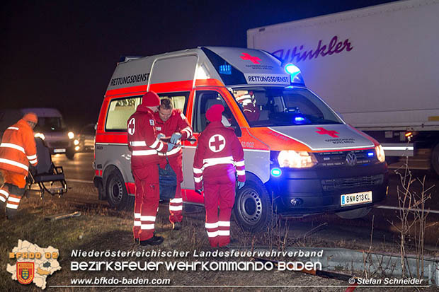 20161222 Verkehrsunfall A2 RFb Wien zwischen Traiskirchen und Knoten Guntramsdorf  Foto: © Stefan Schneider