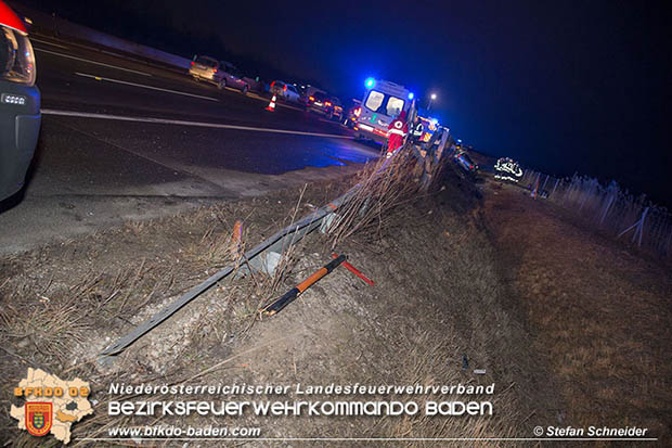 20161222 Verkehrsunfall A2 RFb Wien zwischen Traiskirchen und Knoten Guntramsdorf  Foto: © Stefan Schneider