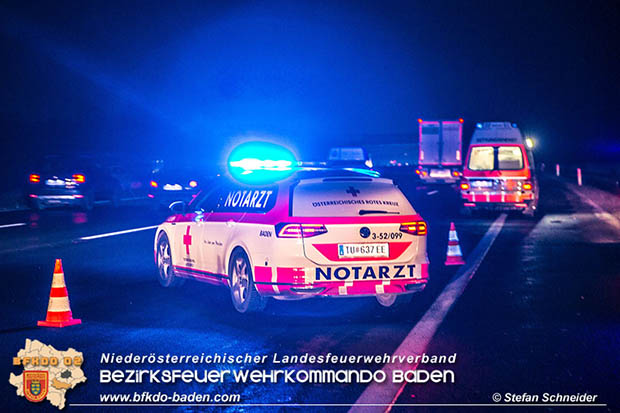 20161222 Verkehrsunfall A2 RFb Wien zwischen Traiskirchen und Knoten Guntramsdorf  Foto: © Stefan Schneider
