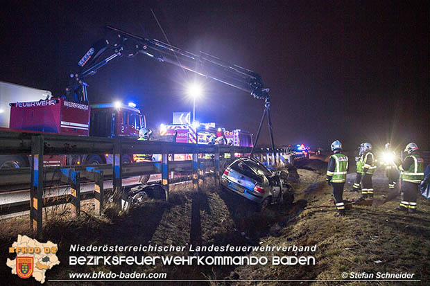 20161222 Verkehrsunfall A2 RFb Wien zwischen Traiskirchen und Knoten Guntramsdorf  Foto: © Stefan Schneider