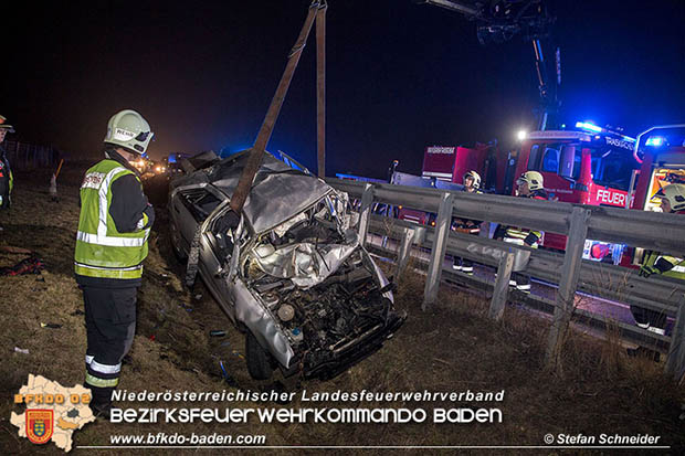 20161222 Verkehrsunfall A2 RFb Wien zwischen Traiskirchen und Knoten Guntramsdorf  Foto: © Stefan Schneider