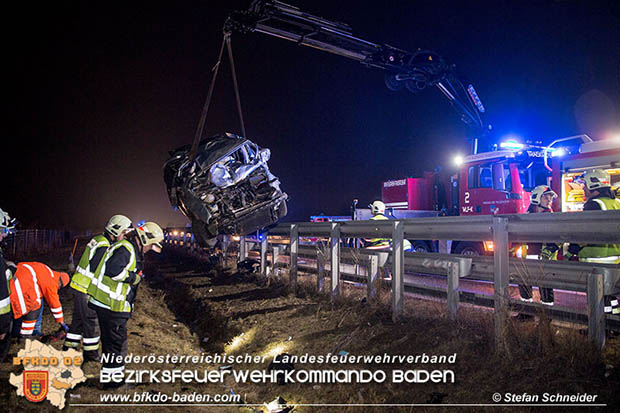 20161222 Verkehrsunfall A2 RFb Wien zwischen Traiskirchen und Knoten Guntramsdorf  Foto: © Stefan Schneider