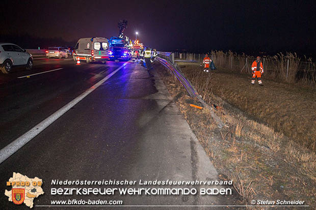 20161222 Verkehrsunfall A2 RFb Wien zwischen Traiskirchen und Knoten Guntramsdorf  Foto: © Stefan Schneider