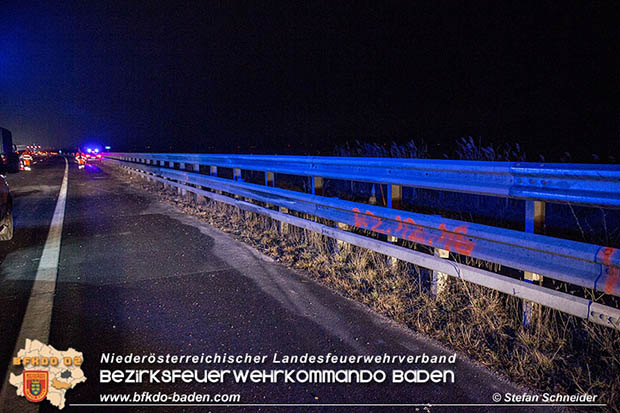 20161222 Verkehrsunfall A2 RFb Wien zwischen Traiskirchen und Knoten Guntramsdorf  Foto: © Stefan Schneider