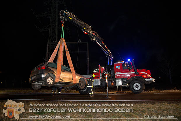 20161222 Verkehrsunfall Tribuswinkel Oberwaltersdorferstraße  Foto: © Stefan Schneider