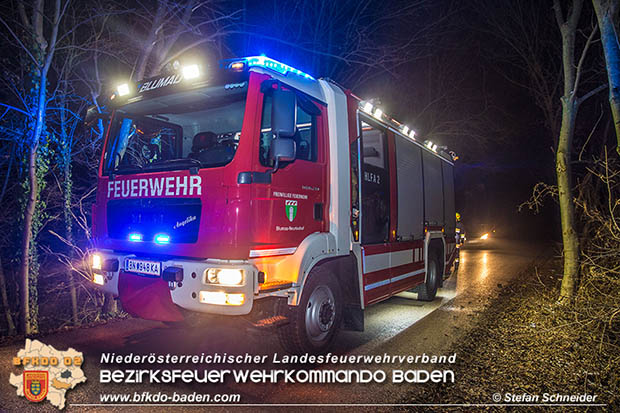 20161223 Fahrzeugbergung aus Straßengraben in Blumau  Foto: © Stefan Schneider