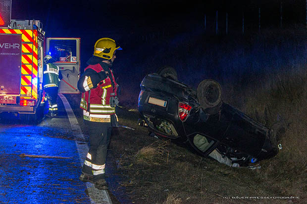 20161225  Verkehrsunfall A2 Südautobahn RFb Süden Traiskirchen-Baden  Foto: ©  Manfred Bauer- Pressefotografie