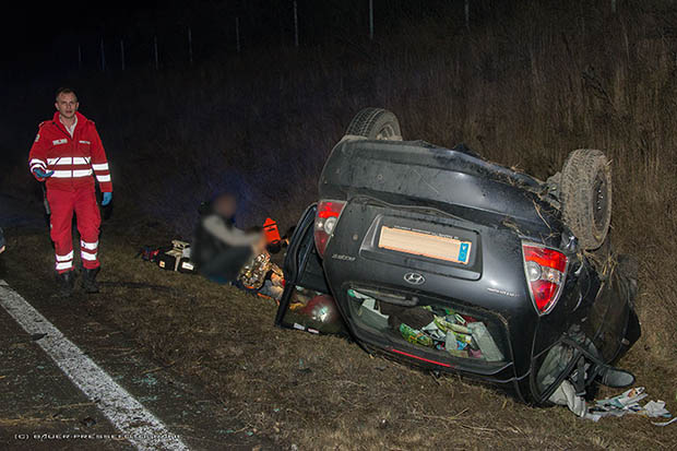 20161225 Verkehrsunfall A2 Südautobahn RFb Süden Traiskirchen-Baden Foto: © Manfred Bauer- Pressefotografie 20161225 Verkehrsunfall A2 Südautobahn RFb Süden Traiskirchen-Baden Foto: © Manfred Bauer- Pressefotografie