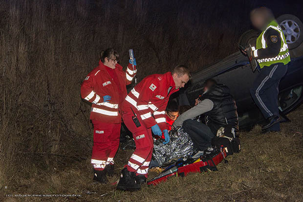 20161225 Verkehrsunfall A2 Südautobahn RFb Süden Traiskirchen-Baden Foto: © Manfred Bauer- Pressefotografie 20161225 Verkehrsunfall A2 Südautobahn RFb Süden Traiskirchen-Baden Foto: © Manfred Bauer- Pressefotografie