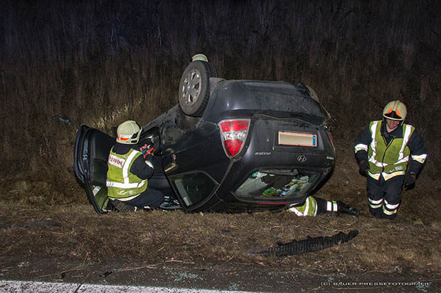20161225 Verkehrsunfall A2 Südautobahn RFb Süden Traiskirchen-Baden Foto: © Manfred Bauer- Pressefotografie 20161225 Verkehrsunfall A2 Südautobahn RFb Süden Traiskirchen-Baden Foto: © Manfred Bauer- Pressefotografie