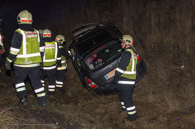 20161225 Verkehrsunfall A2 Südautobahn RFb Süden Traiskirchen-Baden Foto: © Manfred Bauer- Pressefotografie 20161225 Verkehrsunfall A2 Südautobahn RFb Süden Traiskirchen-Baden Foto: © Manfred Bauer- Pressefotografie