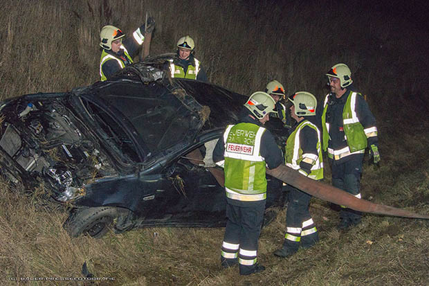20161225 Verkehrsunfall A2 Südautobahn RFb Süden Traiskirchen-Baden Foto: © Manfred Bauer- Pressefotografie 20161225 Verkehrsunfall A2 Südautobahn RFb Süden Traiskirchen-Baden Foto: © Manfred Bauer- Pressefotografie