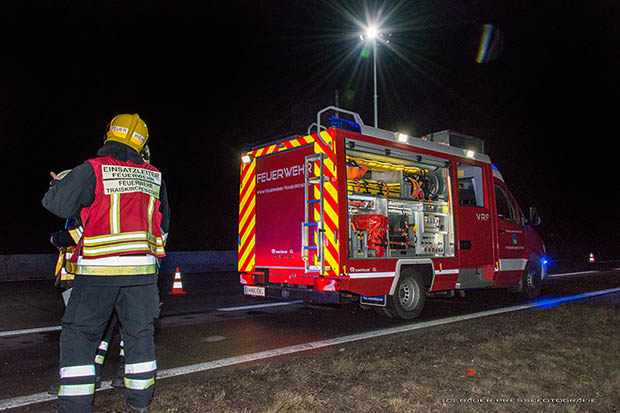 20161225 Verkehrsunfall A2 Südautobahn RFb Süden Traiskirchen-Baden Foto: © Manfred Bauer- Pressefotografie 20161225 Verkehrsunfall A2 Südautobahn RFb Süden Traiskirchen-Baden Foto: © Manfred Bauer- Pressefotografie