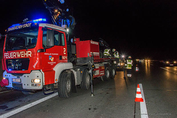 20161225 Verkehrsunfall A2 Südautobahn RFb Süden Traiskirchen-Baden Foto: © Manfred Bauer- Pressefotografie 20161225 Verkehrsunfall A2 Südautobahn RFb Süden Traiskirchen-Baden Foto: © Manfred Bauer- Pressefotografie