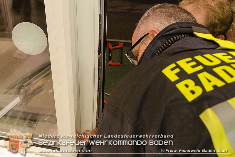 20161226 Sicherungsarbeiten nach Einbruch in eine Badener Boutique Foto: FF Baden-Stadt / Dominik Judt 20161226 Sicherungsarbeiten nach Einbruch in eine Badener Boutique Foto: FF Baden-Stadt / Dominik Judt