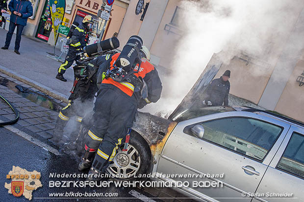 20161231 Fahrzeugbrand in Baden Ortsteil Weikersdorf  © Stefan Schneider