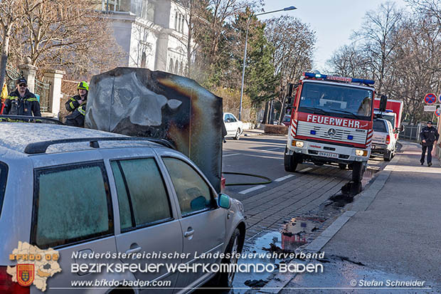 20161231 Fahrzeugbrand in Baden Ortsteil Weikersdorf  © Stefan Schneider