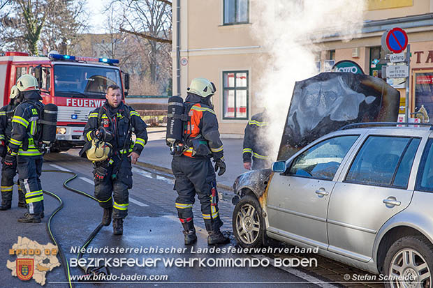 20161231 Fahrzeugbrand in Baden Ortsteil Weikersdorf  © Stefan Schneider