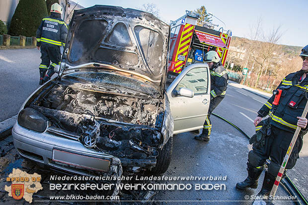 20161231 Fahrzeugbrand in Baden Ortsteil Weikersdorf  © Stefan Schneider