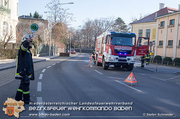 20161231 Fahrzeugbrand in Baden Ortsteil Weikersdorf  © Stefan Schneider