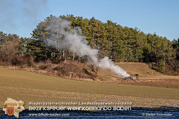 20161231 Vermutlicher Waldbrand in Enzesfeld-Lindabrunn Foto: © Stefan Schneider 20161231 Vermutlicher Waldbrand in Enzesfeld-Lindabrunn Foto: © Stefan Schneider