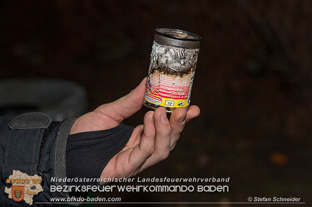 20161231 Alarmierter Kleinbrand in Baden Ortsteil Weikersdorf  Foto: © Stefan Schneider
