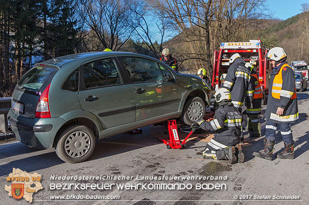 20170101 Verkehrsunfall auf der B210 im Helenental  Foto: © Stefan Schneider