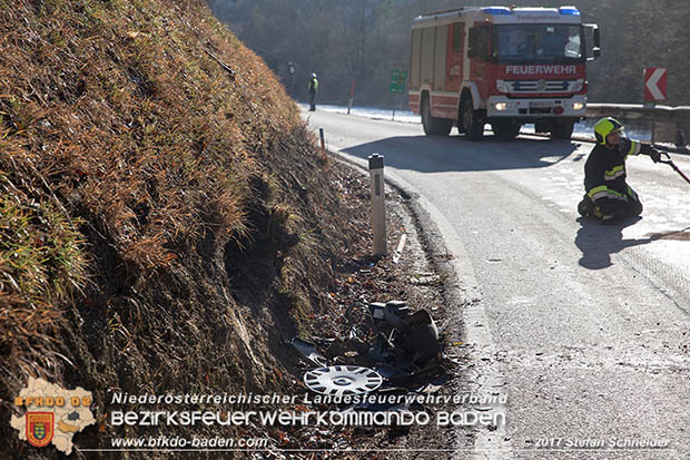 20170101 Verkehrsunfall auf der B210 im Helenental  Foto: © Stefan Schneider
