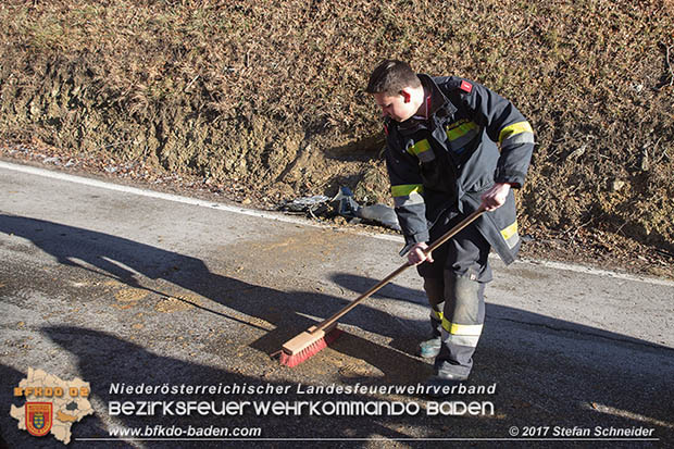 20170101 Verkehrsunfall auf der B210 im Helenental  Foto: © Stefan Schneider