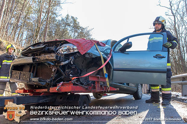 20170101 Verkehrsunfall auf der B210 im Helenental  Foto: © Stefan Schneider