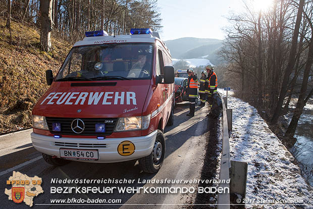 20170101 Verkehrsunfall auf der B210 im Helenental  Foto: © Stefan Schneider